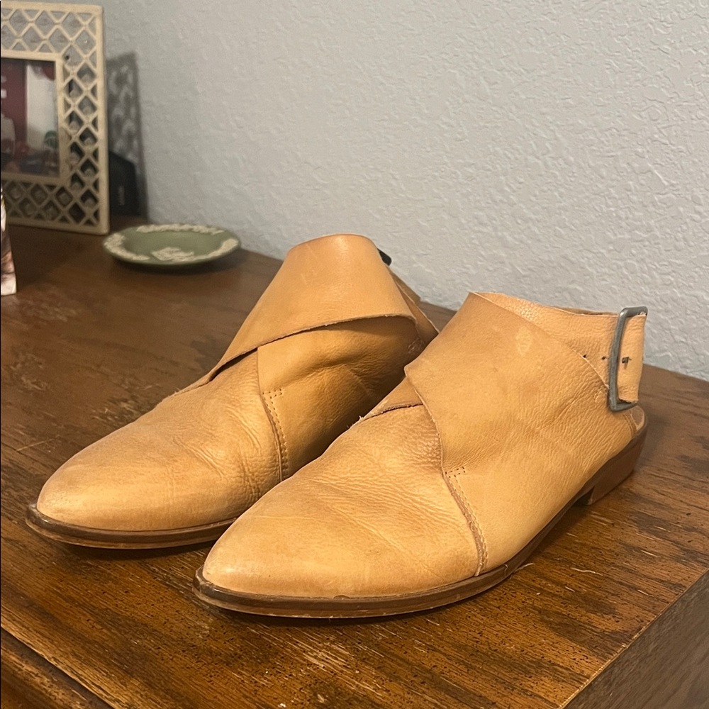 Free People leather slip-on, buckle around the ankle shoes size 39